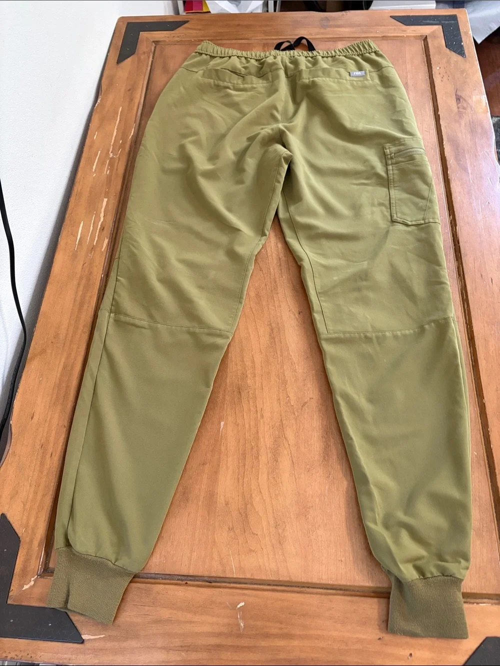 Figs Olive Jogger Scrub Pants with Black Drawstring Size Medium